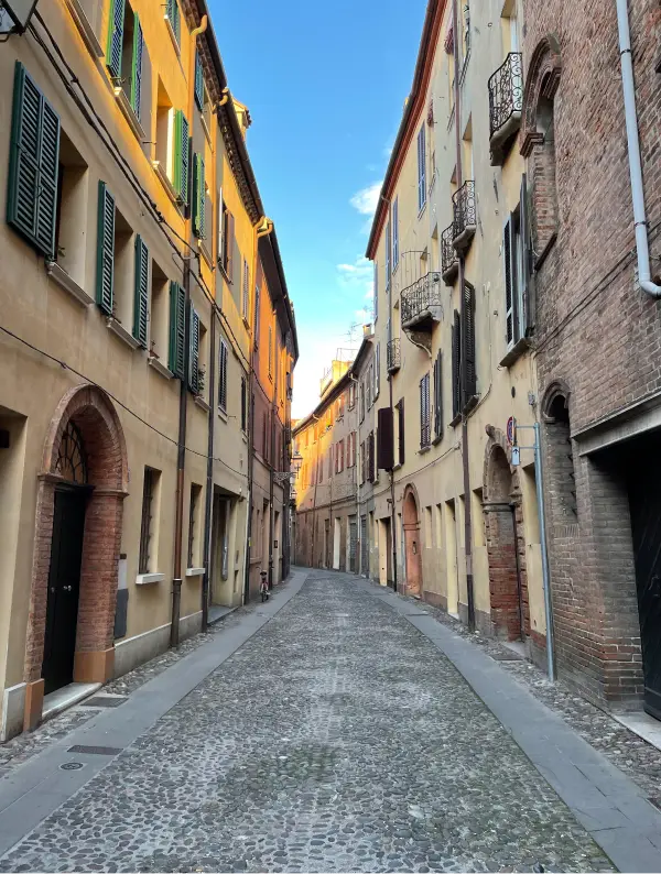 Charming streets and historic buildings of Asolo village in Veneto